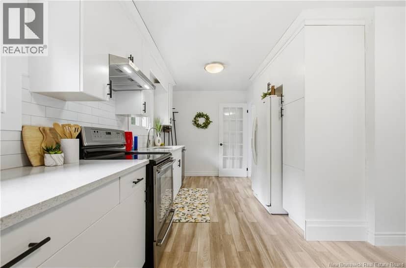724 Irvine Street — photo 4 of 40
