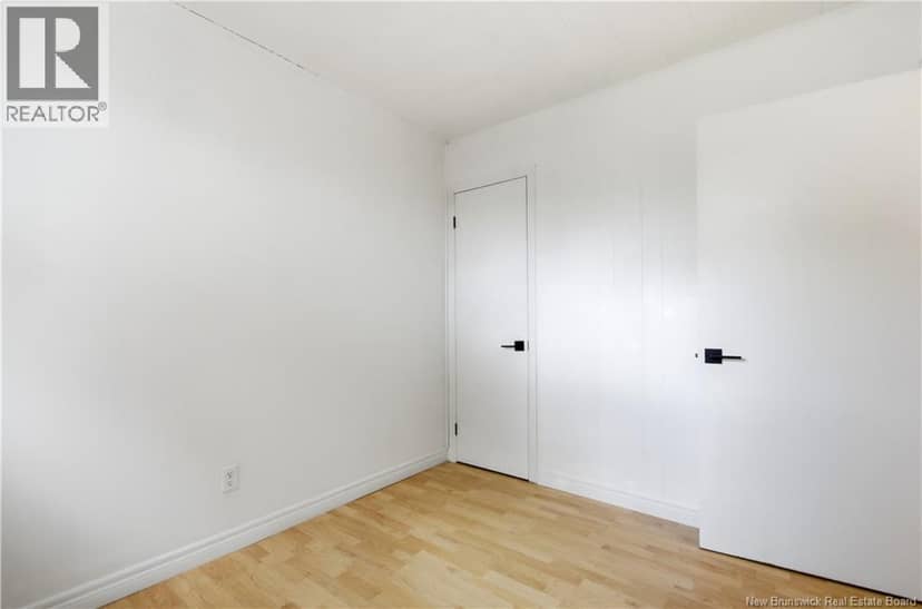 724 Irvine Street — photo 15 of 40