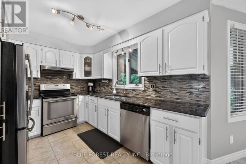 1039 Country Club Court — photo 9 of 40