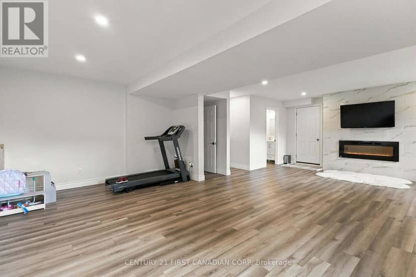 17 Archer Crescent — photo 30 of 40