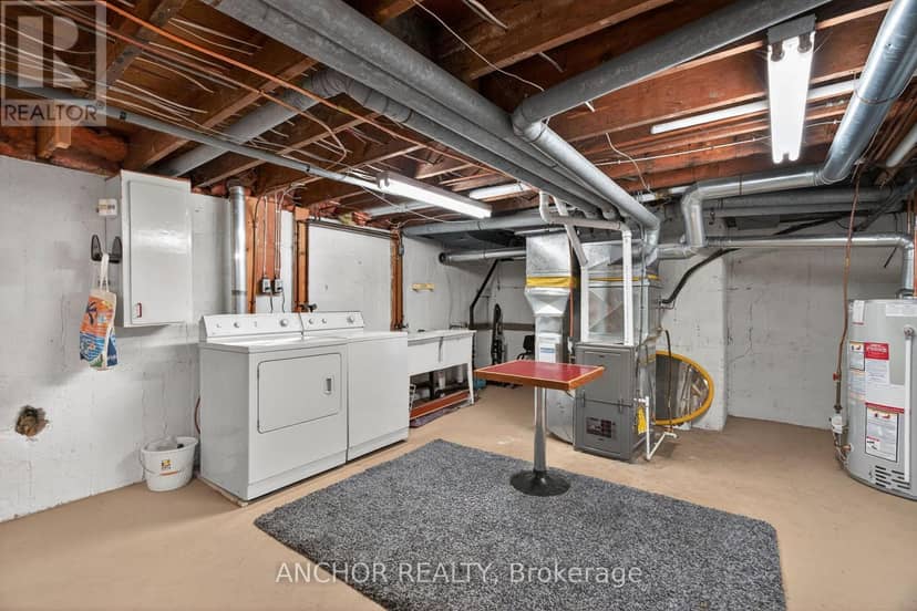 223 Ontario Street S — photo 13 of 40