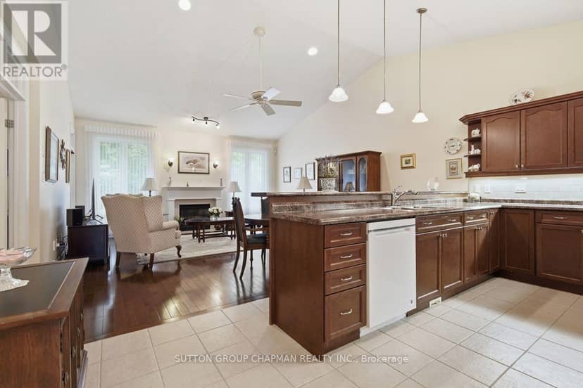 15 - 455 Hyde Park Road — photo 17 of 40