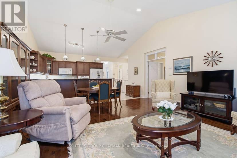 15 - 455 Hyde Park Road — photo 27 of 40