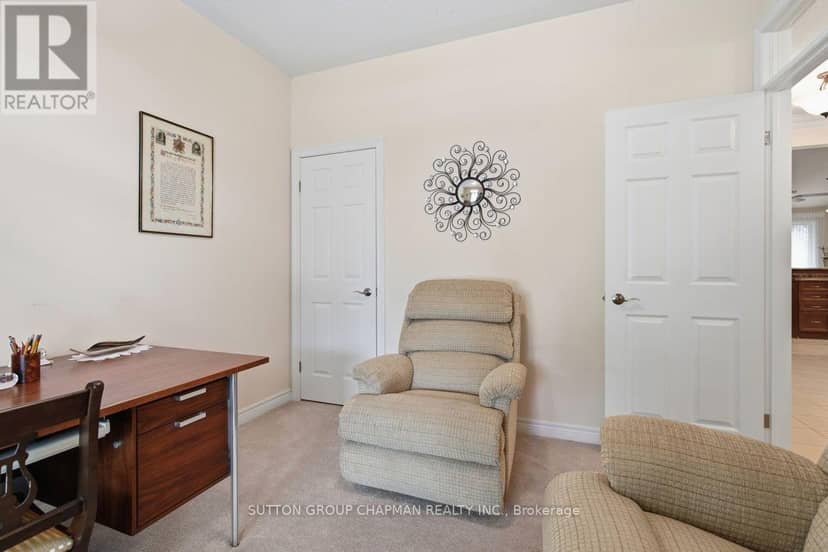 15 - 455 Hyde Park Road — photo 36 of 40