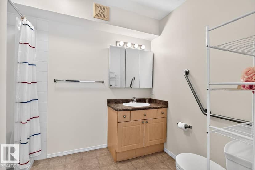 #323 8802 Southfort — photo 12 of 29