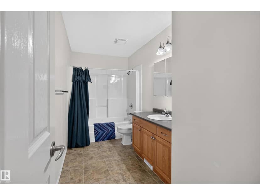 4209 46 ST — photo 20 of 40