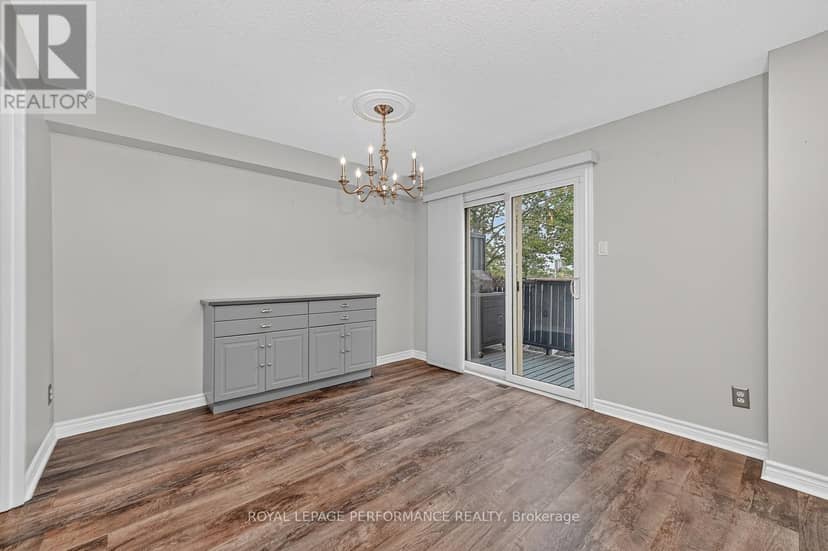 30 Viewpointe Private — photo 10 of 36