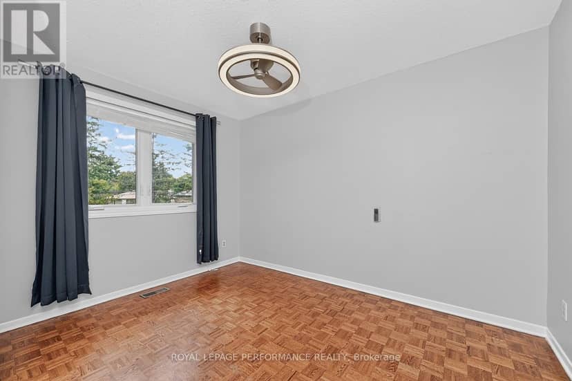 30 Viewpointe Private — photo 24 of 36