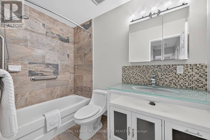 30 Viewpointe Private — photo 27 of 36