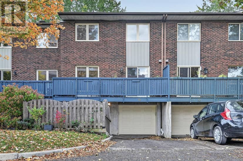 30 Viewpointe Private — photo 34 of 36