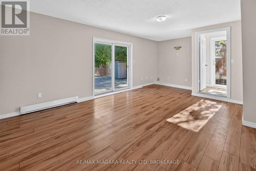 15 Adelaide Street — photo 17 of 23
