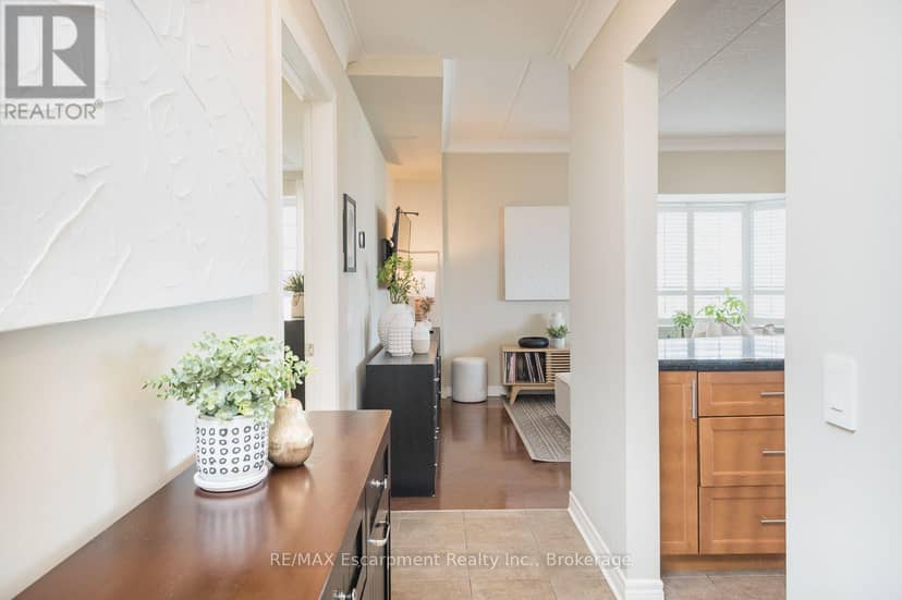 310 - 1379 Costigan Road, Milton, photo 4
