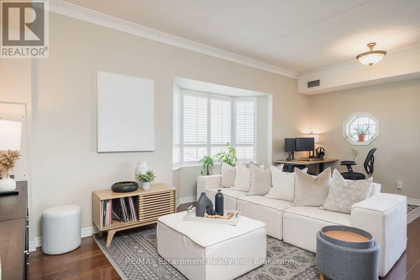 310 - 1379 Costigan Road, Milton, photo 5