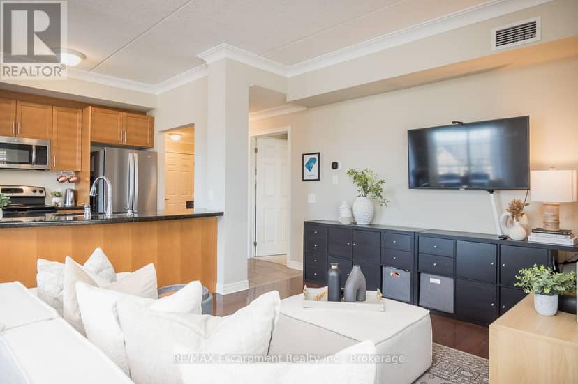 310 - 1379 Costigan Road, Milton, photo 7