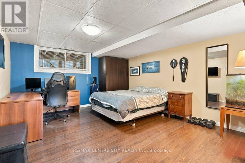 46 - 110 Deveron Crescent — photo 33 of 40