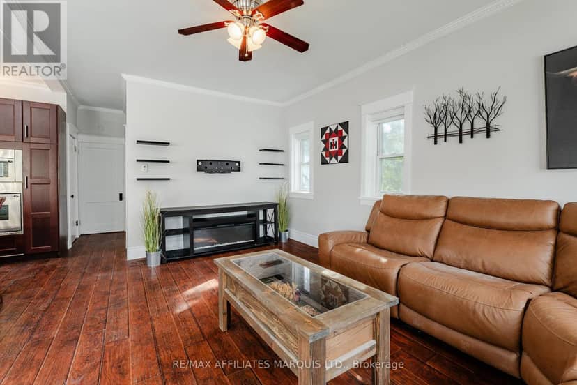 8 Mechanic Street W, North Glengarry, photo 7