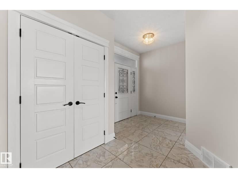 229 Albany Dr NW, Edmonton, photo 3