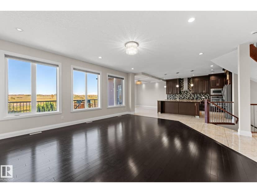 229 Albany Dr NW — photo 9 of 37