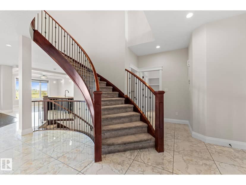 229 Albany Dr NW, Edmonton, photo 4