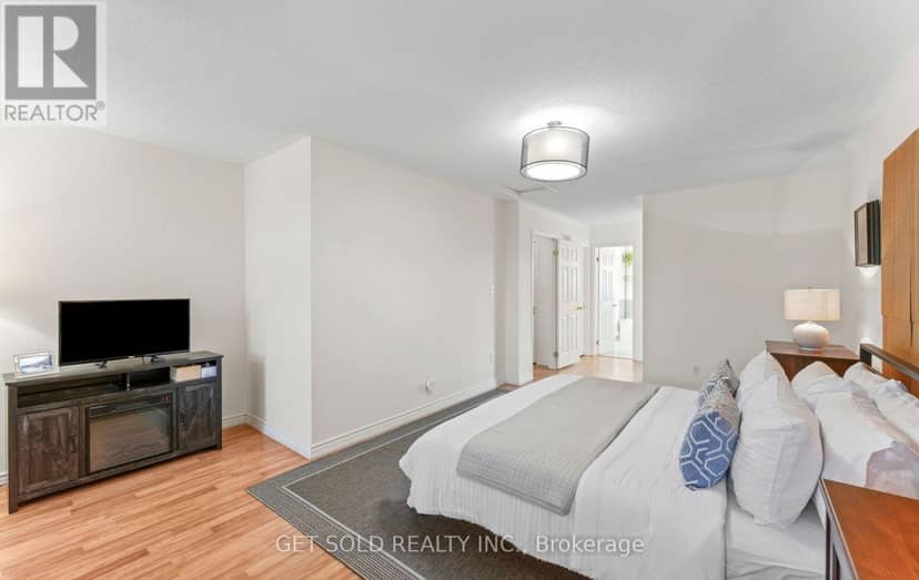 33 Sergio Marchi Street — photo 20 of 40