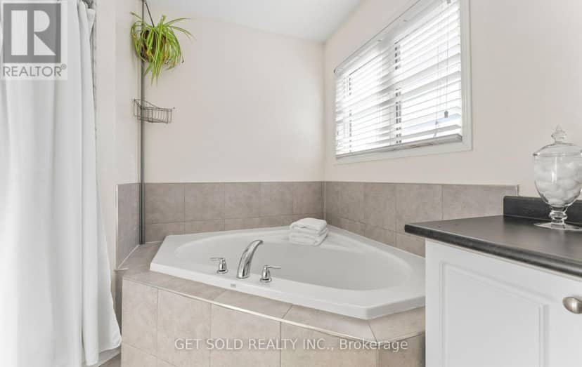 33 Sergio Marchi Street — photo 25 of 40