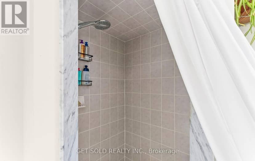 33 Sergio Marchi Street — photo 26 of 40