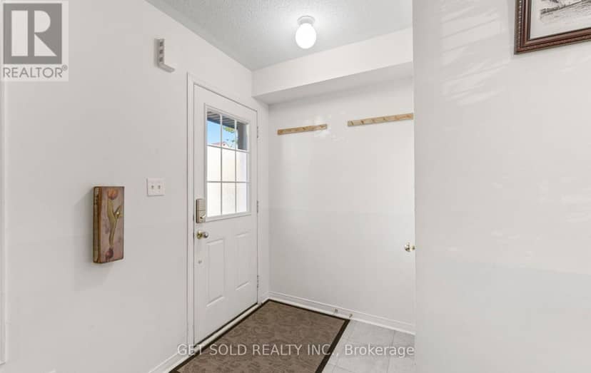33 Sergio Marchi Street, Toronto, photo 3