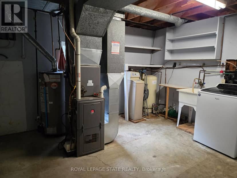8 Lyndhurst Avenue — photo 22 of 26