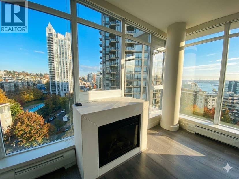 1006 175 2ND STREET, North Vancouver, photo 3