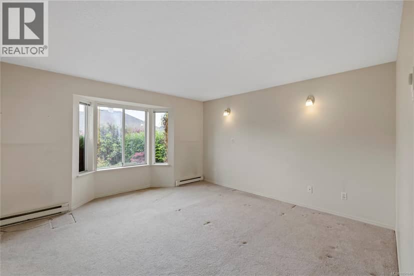 728 Banwell Crt — photo 18 of 26