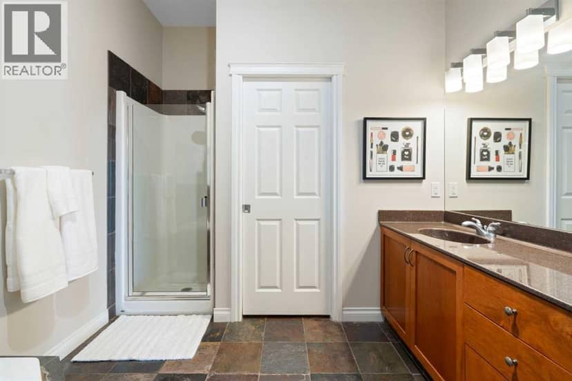 405, 6 Hemlock Crescent SW — photo 20 of 40