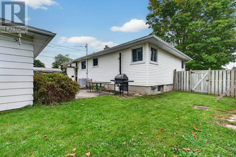 14 Quinte Avenue — photo 28 of 32