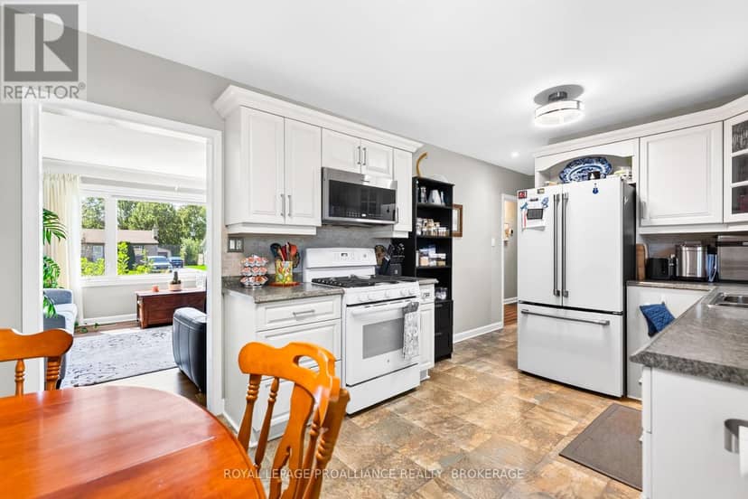 1424 Heath Street — photo 14 of 40