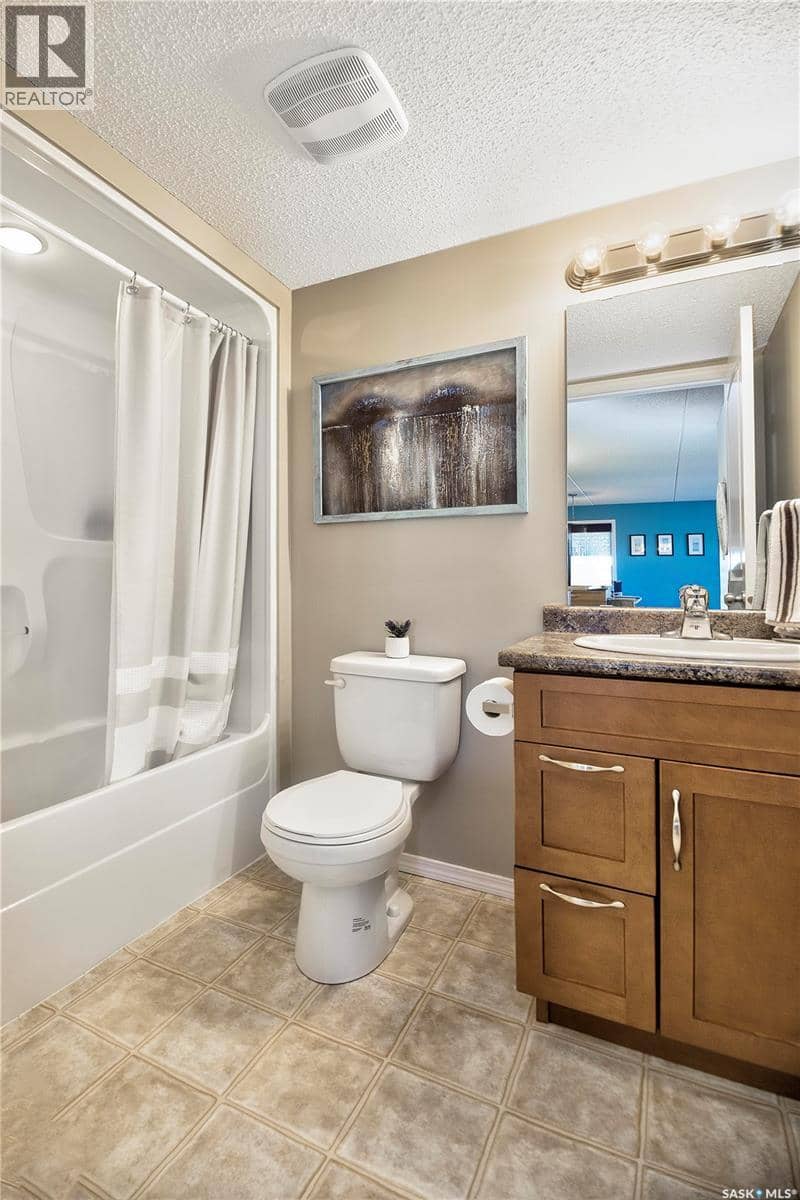 307 2781 Woodbridge DRIVE — photo 9 of 26