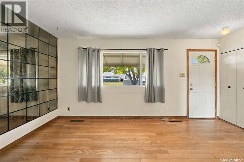 226 U Avenue N, Saskatoon, photo 2
