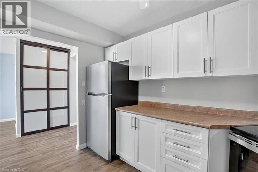3227 KING Street E Unit# 506 — photo 14 of 40