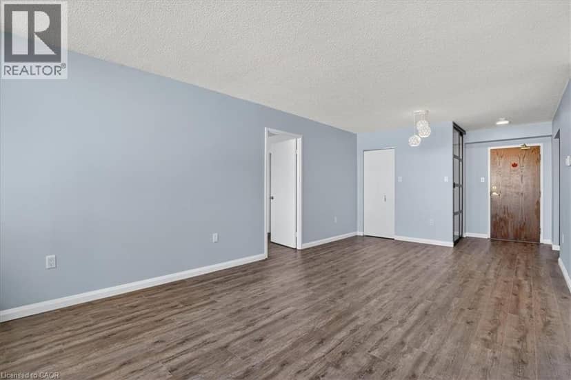 3227 KING Street E Unit# 506 — photo 21 of 40