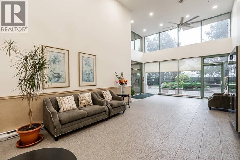 203 6622 SOUTHOAKS CRESCENT, Burnaby, photo 3