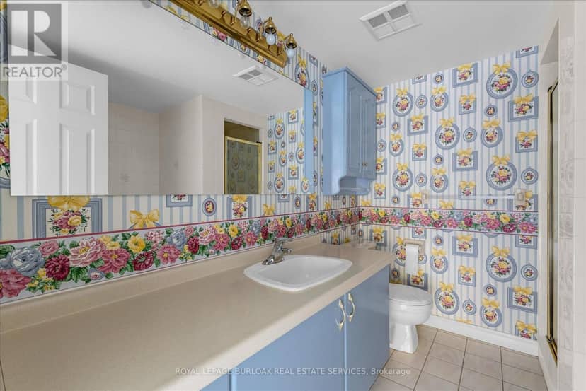 404 - 2121 Lakeshore Road — photo 15 of 18