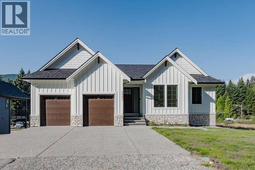 1203 Castle Road, Gibsons, photo 2