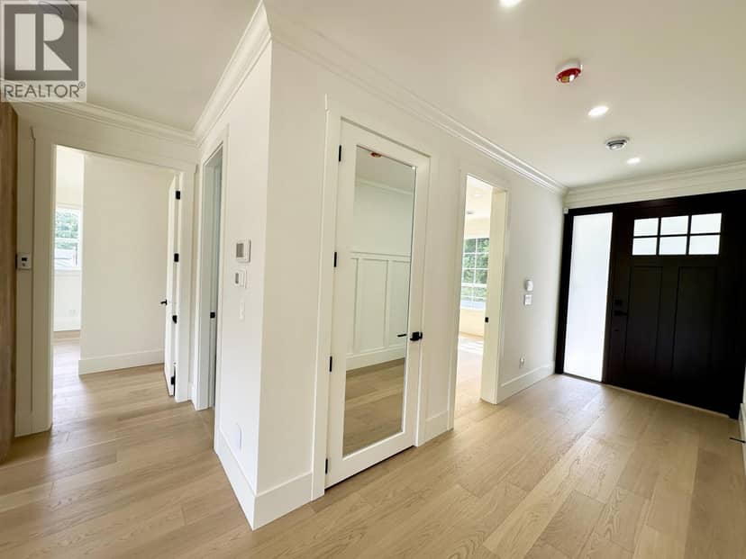1203 Castle Road, Gibsons, photo 5