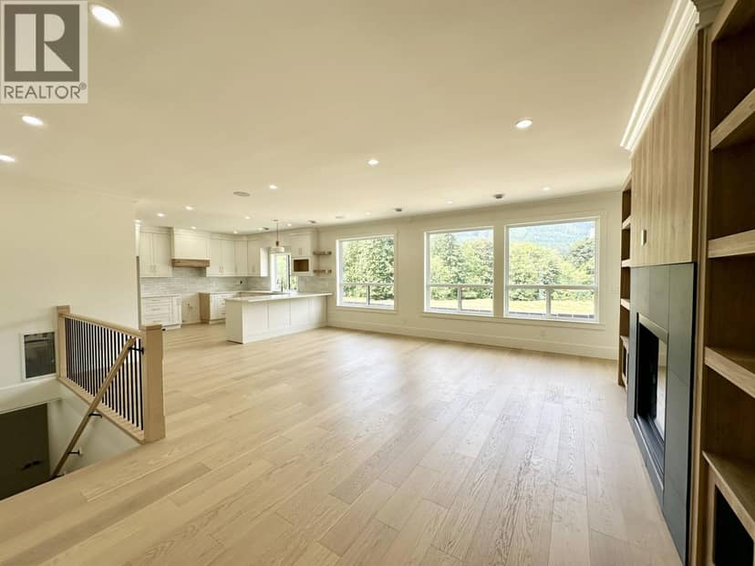 1203 Castle Road, Gibsons, photo 8
