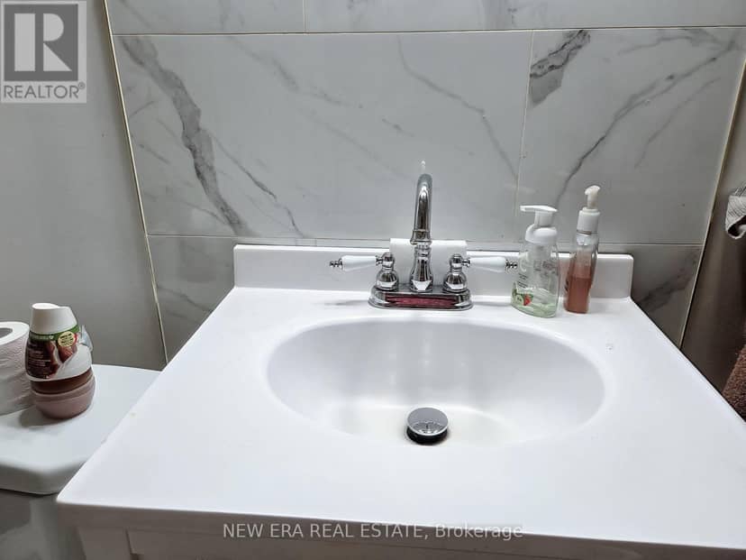 212 Niagara Street — photo 26 of 32