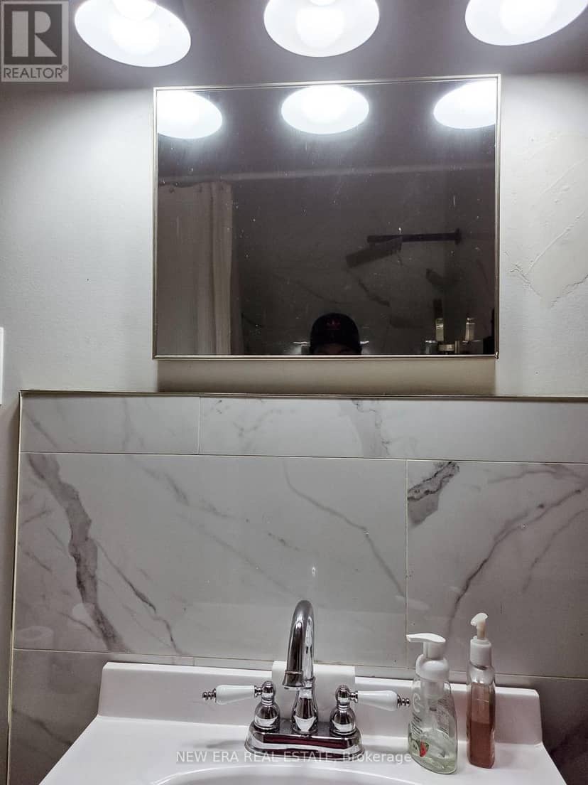212 Niagara Street — photo 27 of 32