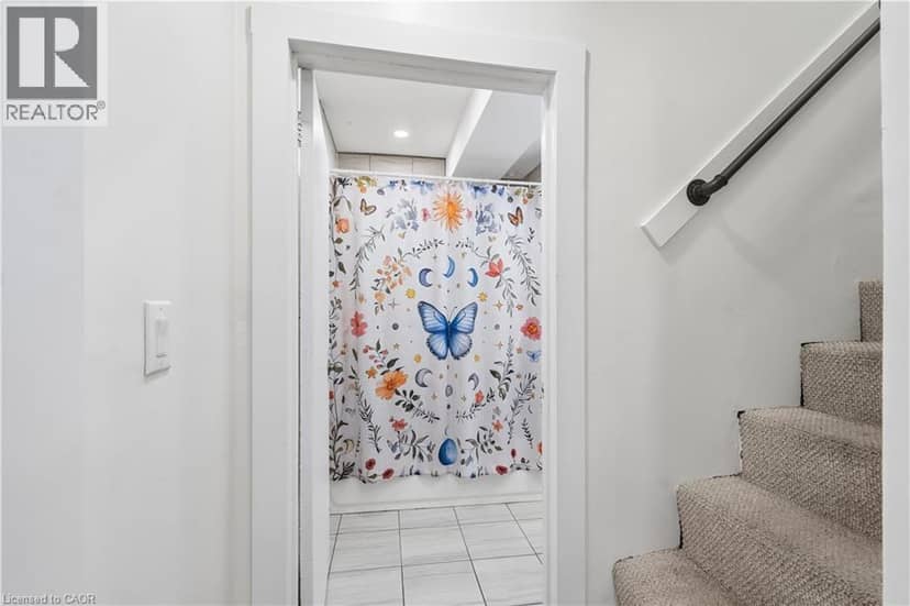 658 UPPER WELLINGTON Street — photo 23 of 40