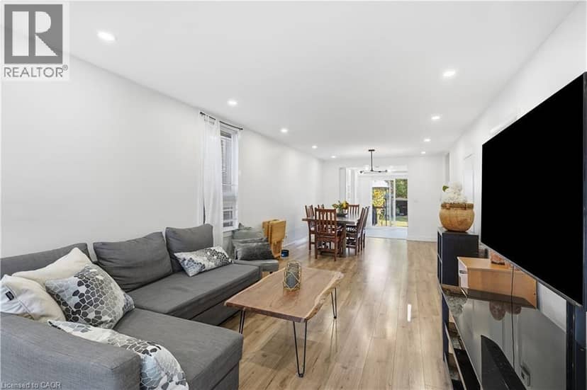 658 UPPER WELLINGTON Street — photo 9 of 40