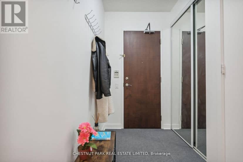 1014 - 85 Bloor Street E — photo 25 of 26