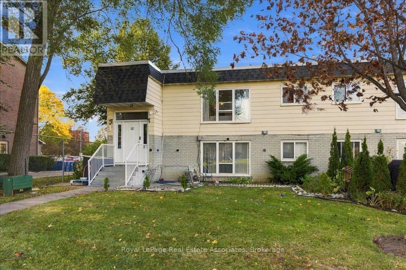 1-4 - 540 Mary Street E, Whitby