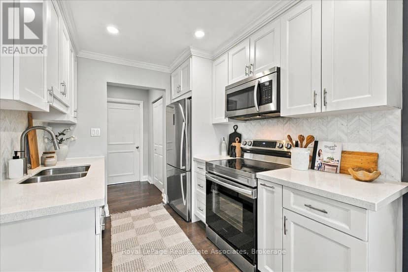 1-4 - 540 Mary Street E — photo 10 of 40