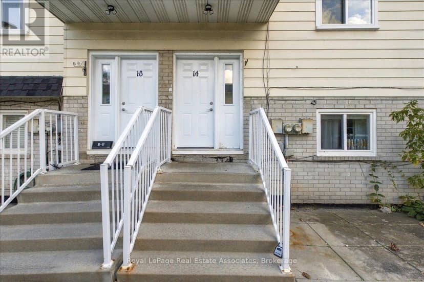 1-4 - 540 Mary Street E, Whitby, photo 2